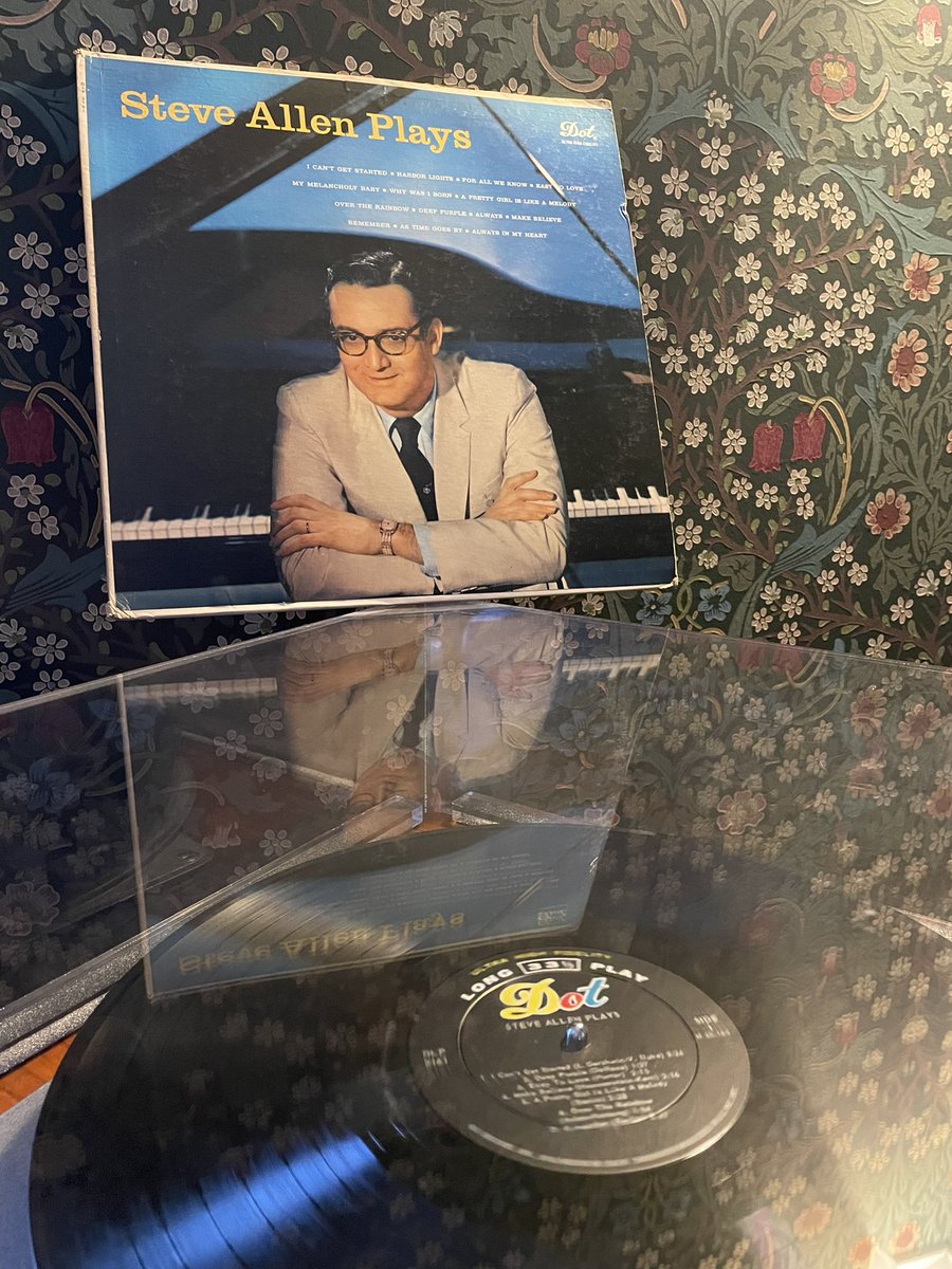 kitten_ketone's tweet photo. STEVE ALLEN PLAYS / STEVE ALLEN
#vinyl #DotRecords #jazz
ジャケットを見た瞬間、凄く懐かしい気持ち。こう言うのを聴いて育ったよ。 https://t.co/HJNfGAIQbX