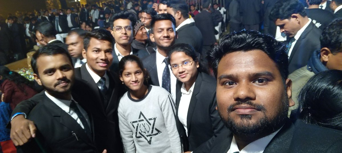 Anuragsi007's tweet photo. Enjoy the journey

#award_function🏆 #business #achievement🏆 #togetherness #energy https://t.co/WJhvbntSXH