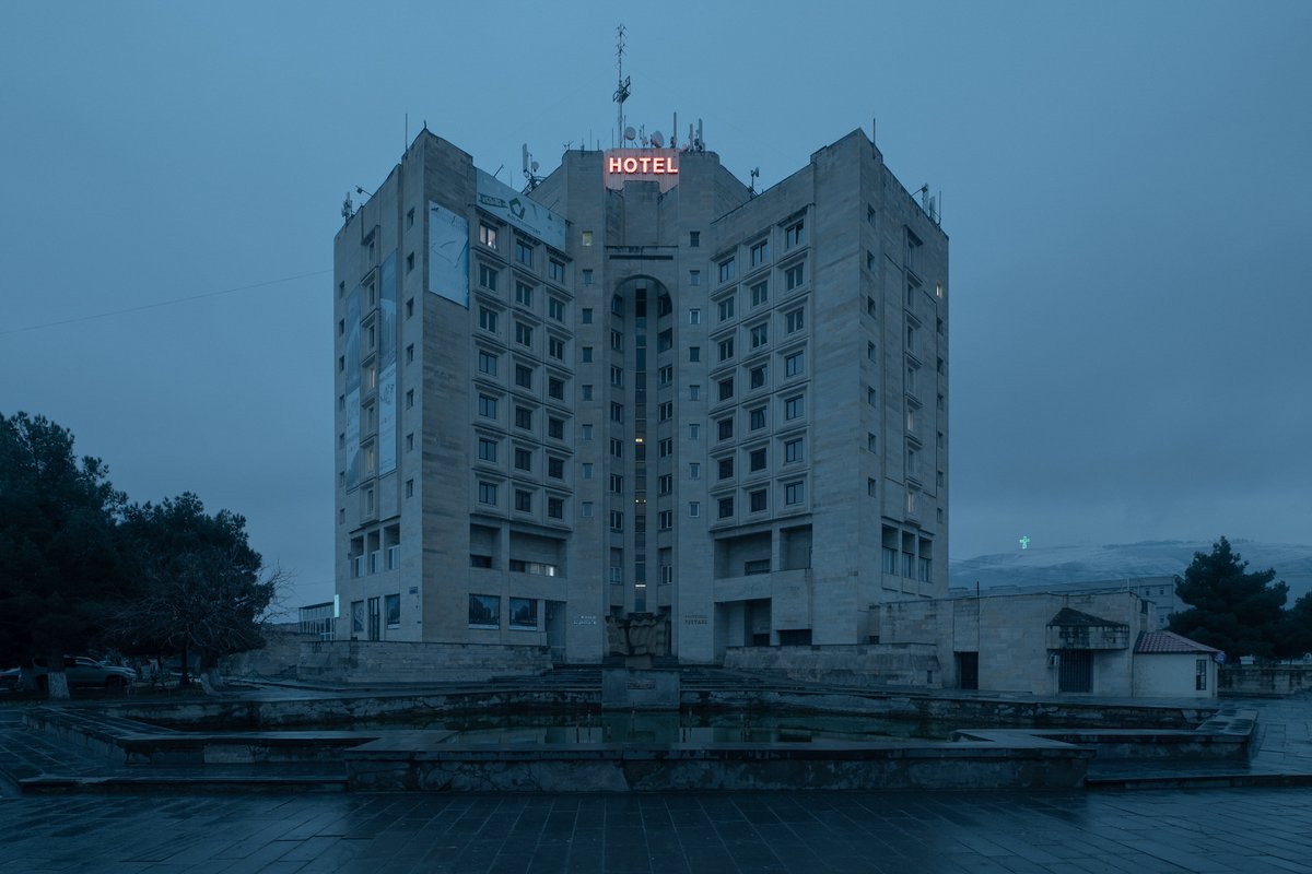 yaroslav_lu's tweet photo. I'm sending my cheers and hugs to @simonstalenhag  because today I want to share my new photo series called "The Stalin Hug" about Rustavi. The project title is a wordplay and a Stålenhag surname reference.

Full project is here https://t.co/xBP6bVIjSm

#thestalinhug https://t.co/nXVz212Xaw