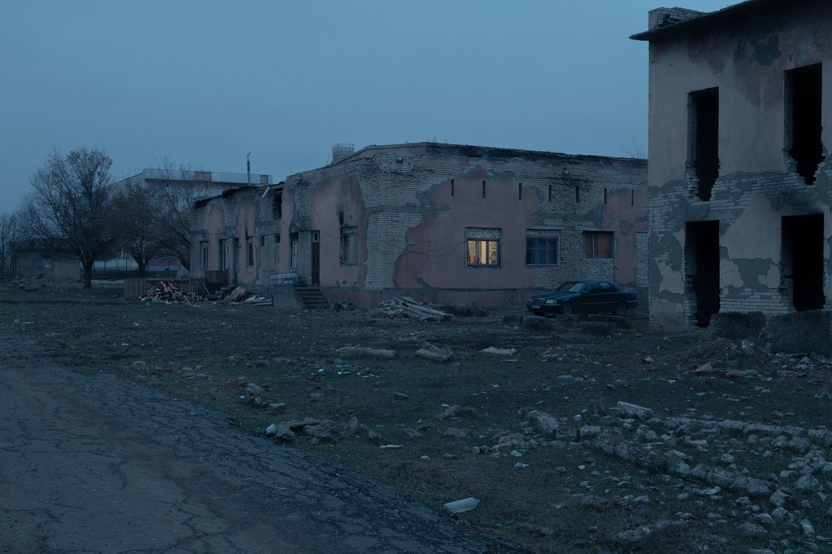 yaroslav_lu's tweet photo. I'm sending my cheers and hugs to @simonstalenhag  because today I want to share my new photo series called "The Stalin Hug" about Rustavi. The project title is a wordplay and a Stålenhag surname reference.

Full project is here https://t.co/xBP6bVIjSm

#thestalinhug https://t.co/nXVz212Xaw
