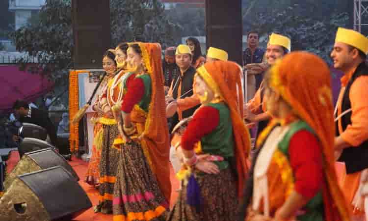 apnlivehindi's tweet image. ठिठुरन के बीच नोएडा में Mahakauthig 2022 की धूम, कुमाऊनी और गढ़वाली गानों पर झूमे लोग
#Mahakauthig2022
#kumaon
#Garhwal
#Uttarakhand
#culturalprog
#KalpanaChauhan
#APN
#APNLIVE