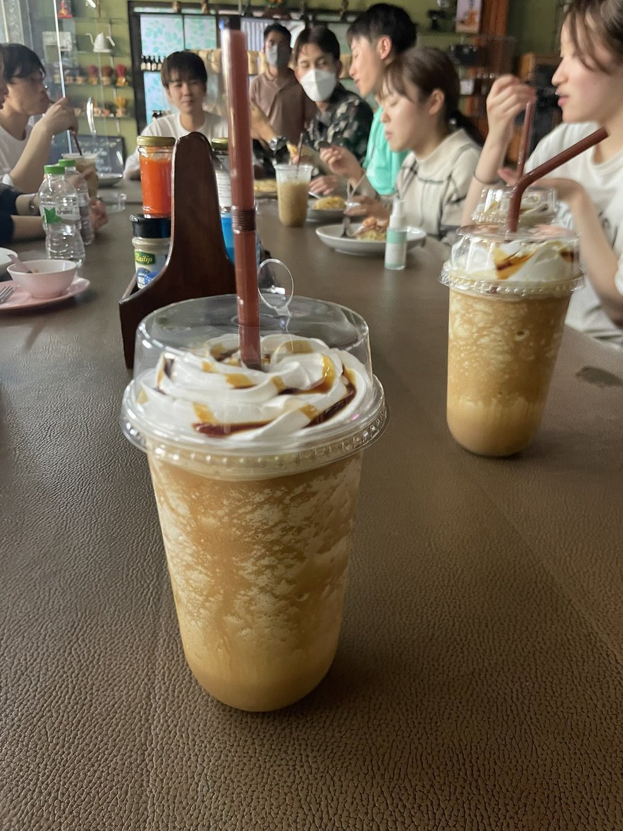 laos_sun's tweet photo. ラオスのフラペチーノです。
日本円にして、200円台の破格の安さです。 https://t.co/w2nOYkyBfY
