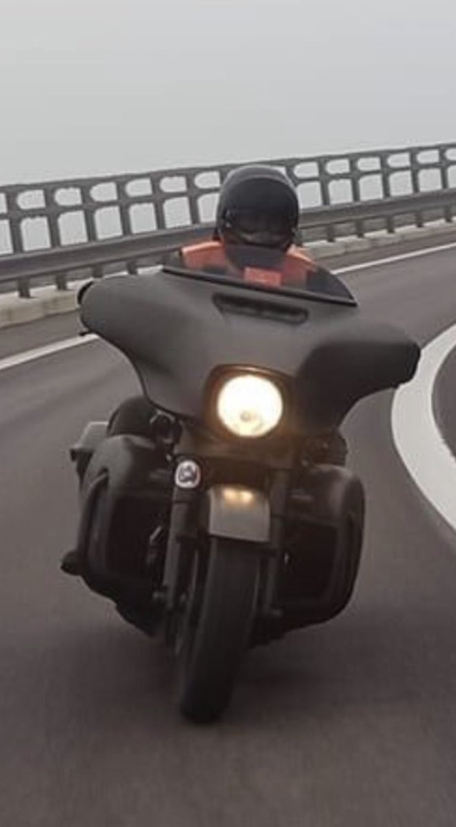 MichaelLeopizzi's tweet photo. On the road with my dream #harleydavidson #harleydavidsonstreetglidespecial https://t.co/ucr3B0rU5D