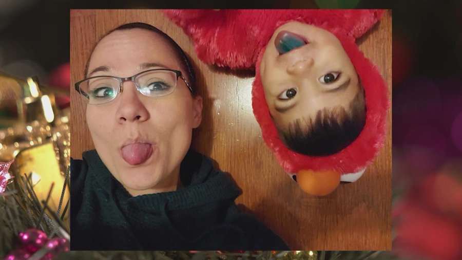 CompassionNET1's tweet photo. 'I needed the support'- Single mother with terminal cancer thanks SA community for its compassion https://t.co/RFb16xY07N
Family, friends &amp; strangers are rallying around 37-year-old Emojean "Emmy" Kraft Molinar. The community helped raise over $17,000 for her. #compassionateSA https://t.co/uR05VYPNJ9