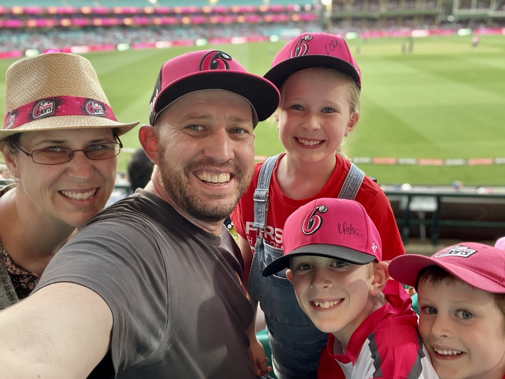 Family <a href="/SixersBBL/">Sydney Sixers</a> time!
