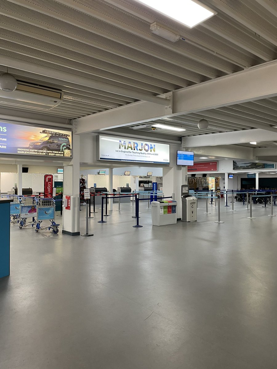 driftwidow's tweet photo. What a queue! Checked in  and security done and dusted in 10 mins. Gran Canaria awaits https://t.co/11u65myYwN