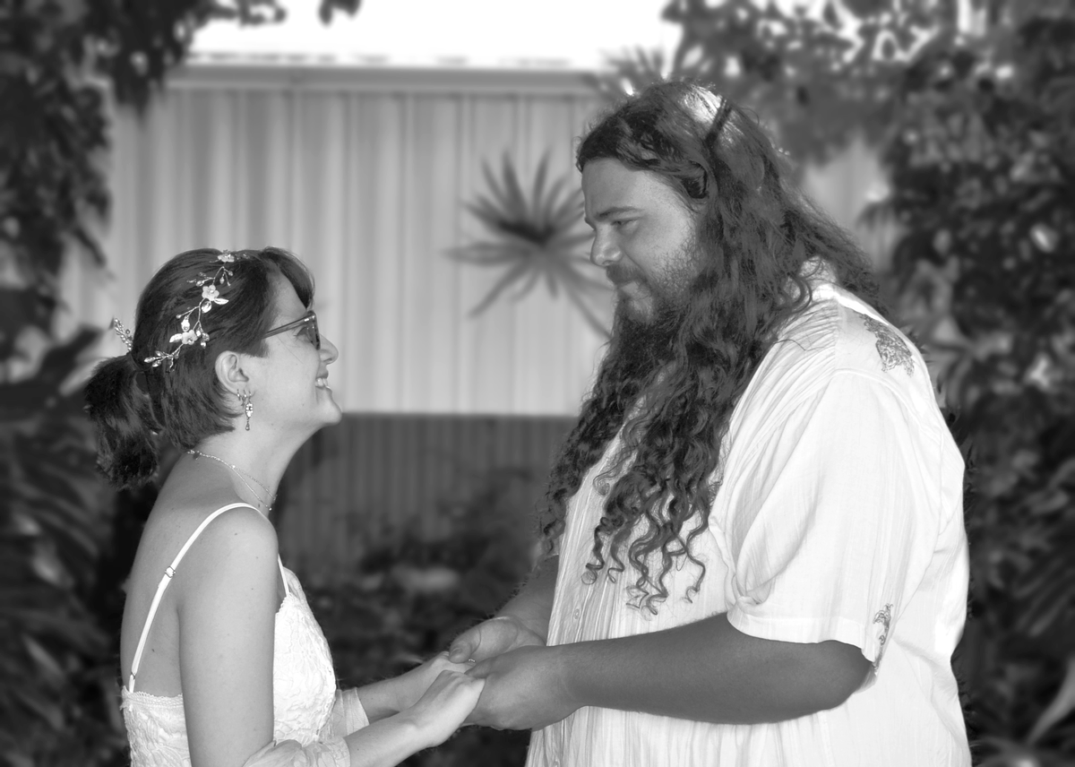 Elligater's tweet photo. Introducing Mr and Mrs Robertson🥰💒 https://t.co/ZUBD6x0L7T