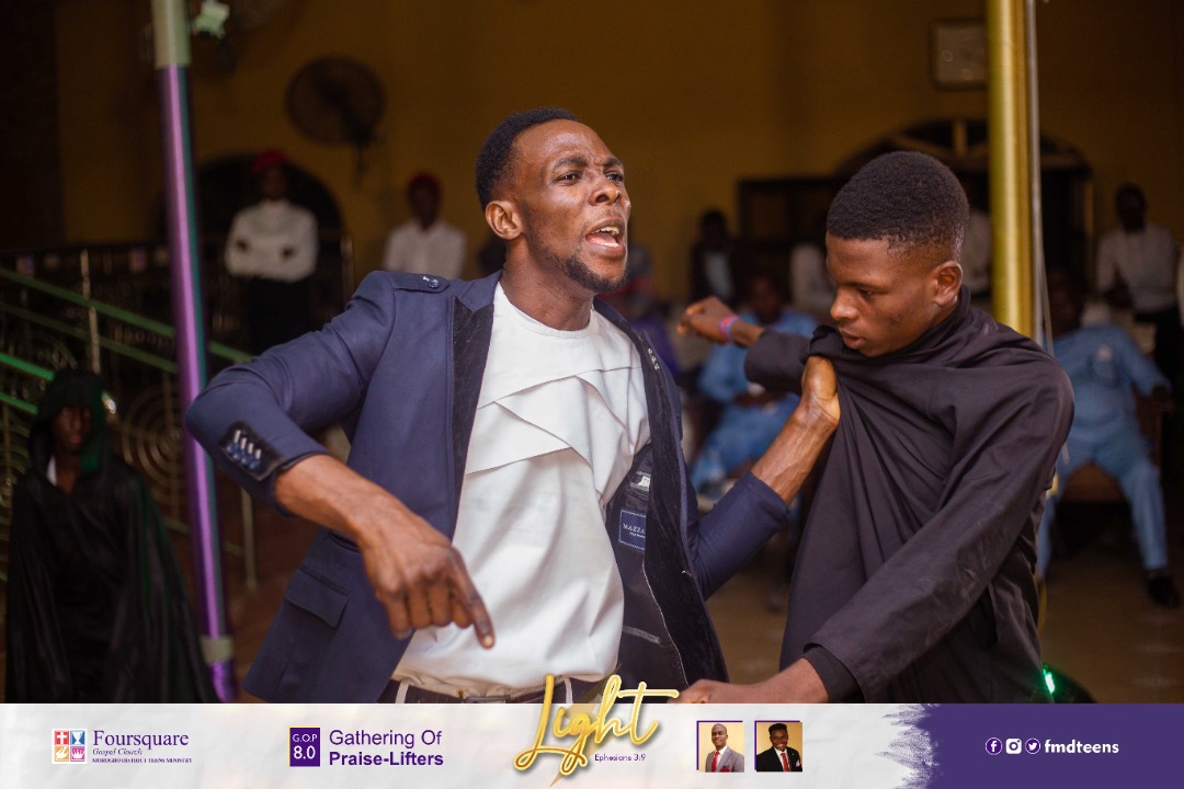 FMDteens's tweet photo. Drama ministration
#GOP8.0 #FMDTeens #light #December25th #Christmas #LoudinMorogbo #Braceup #Anticipate #countdown #Redcarpet https://t.co/bvBjwu952Y