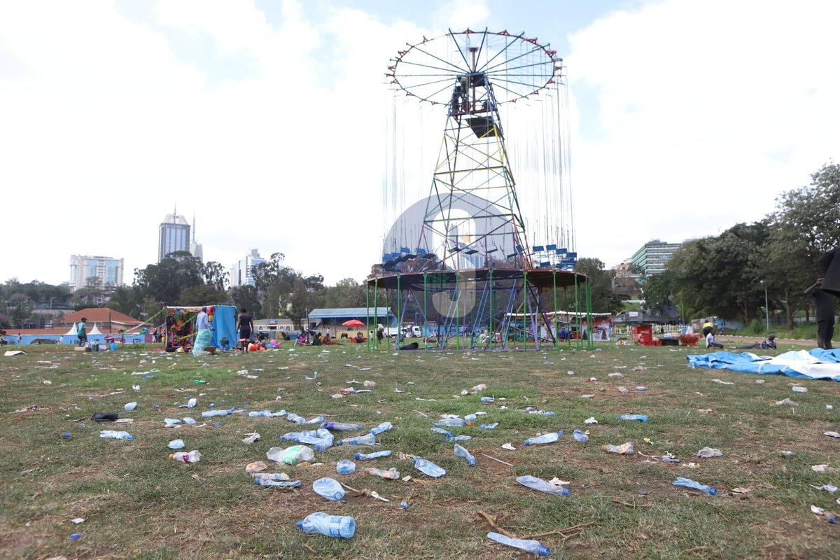 Gustavo__254's tweet photo. Litter left behind by people during the Christmas festivities near Uhuru Park yesterday. Then we start blaming Sakaja. We need to change our behavior as Kenyans. Just because it's the government's duty to collect garbage doesn't mean people should go dropping garbage carelessly. https://t.co/QQGw7LJpKS