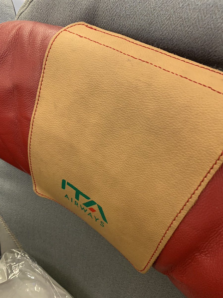 marucarmi's tweet photo. @ITAAirways Flight NYC - MXP 24th Dec. After 2 hours of delays, dirty and old seats with broken armrest,it was great to get to Milan and discover you have never loaded the luggages of the entire flight in NYC. No assistance, no refund, no clothes at Christmas. No family gifts. https://t.co/L0gpcg9BIy