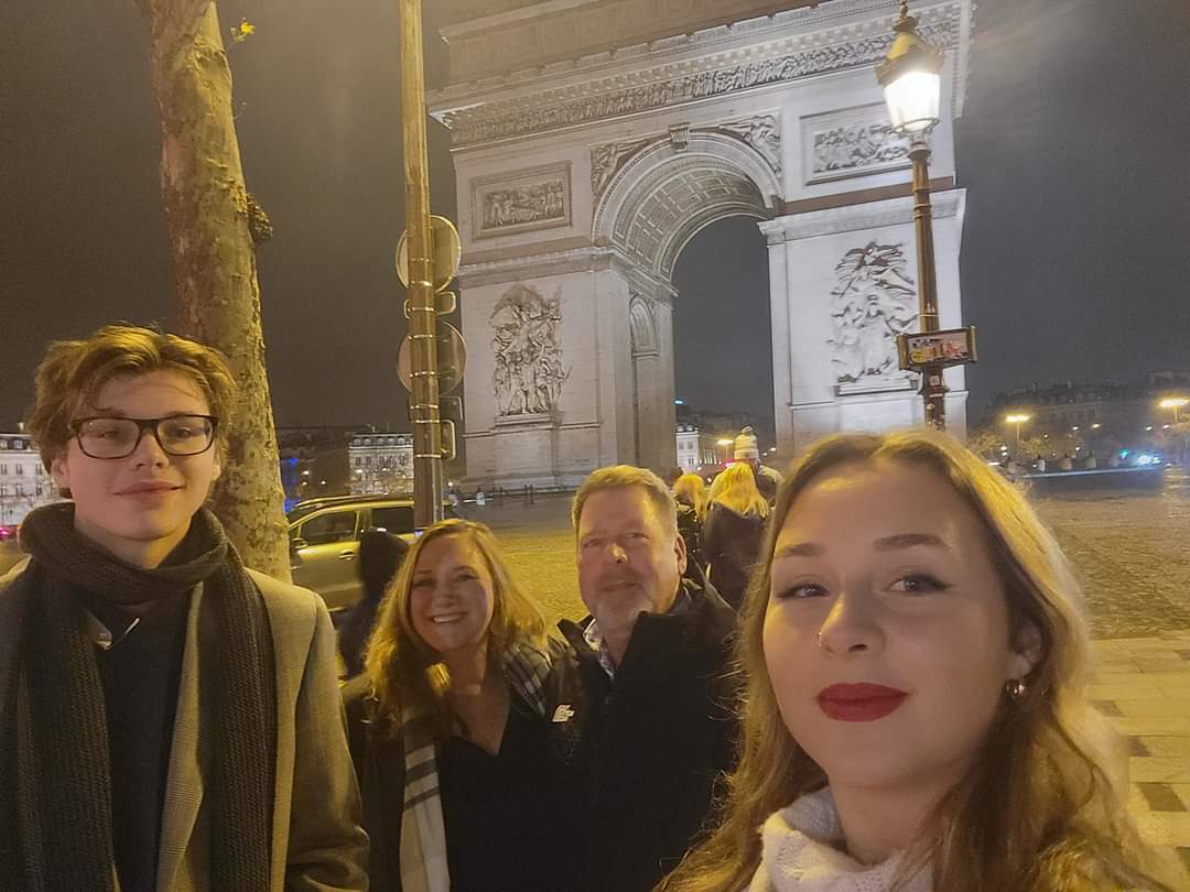 Merry Christmas from an American in Paris.