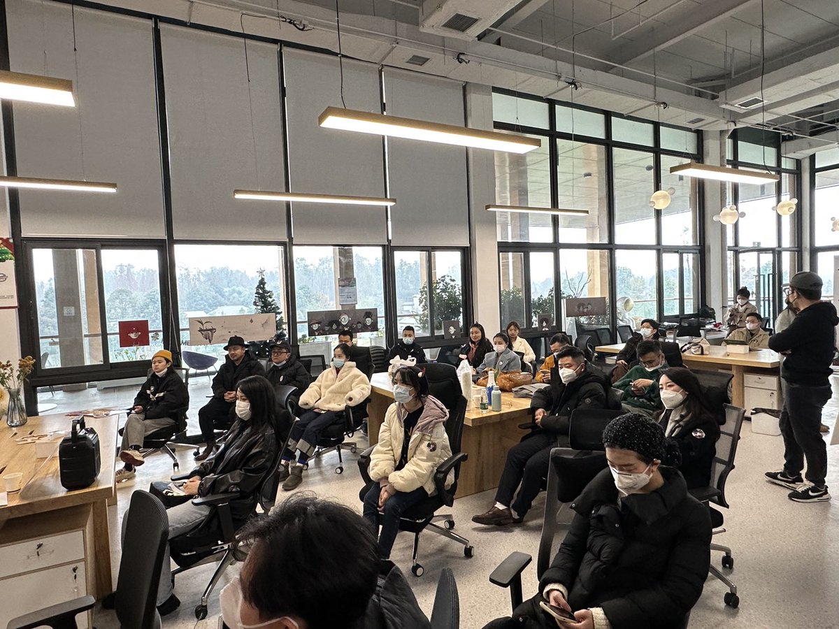 ovthubs01's tweet photo. 🎄🎄Merry Christmas.

🎅🎅Recap #iweb3 party in Chengdu.

Thanks for @screamingFlwOG @jasonforthebest @FashionDucksNFT @3eanStudio #BAYC #punk #azuki #doodles #mfers Holders. 

See you next time 😄😄 https://t.co/PQ4qbJmknQ