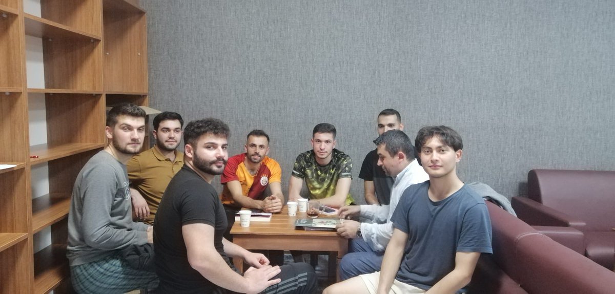 📍Şeyh Şaban-ı Veli Yurt Müdürlüğü

Yurdumuzda haftanın etkinliklerinden bazıları:  
1- ✅Gönüllü Öğrenciler İle Çevre Temizliği Etkinliği,
2- 👩‍🎨Resim Kursu,
3- 🎤Biz Bize Moral Akşamları Programı,
4- 📚Manevi Danışman Metin ILGAZ öncülüğünde kitap okuma etkinliği.
#GSBYurtları