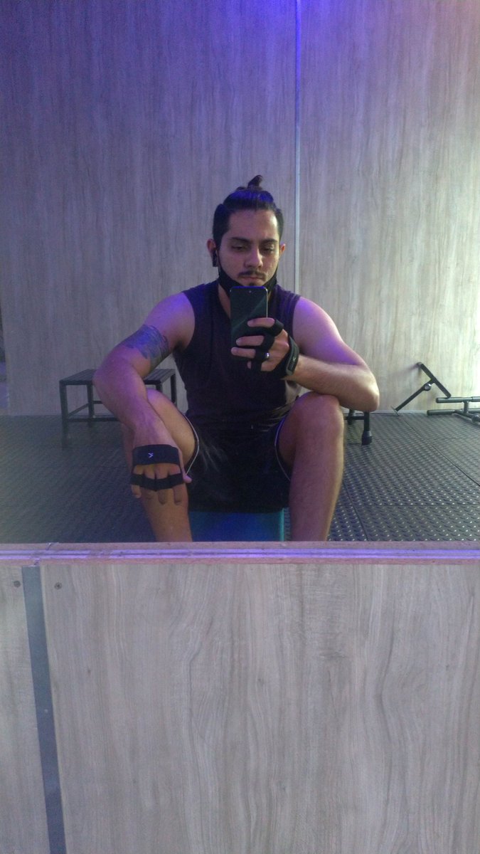 Nando_Sonny's tweet image. #Crescemos fotos de 16/12 de 2021 com foto de 18/12 de 2022 depois de ter passado por uma cirurgia e ficado 2 meses parado, meu peso ficou no mesmo ponto 80kg mas a definição tá bem maior