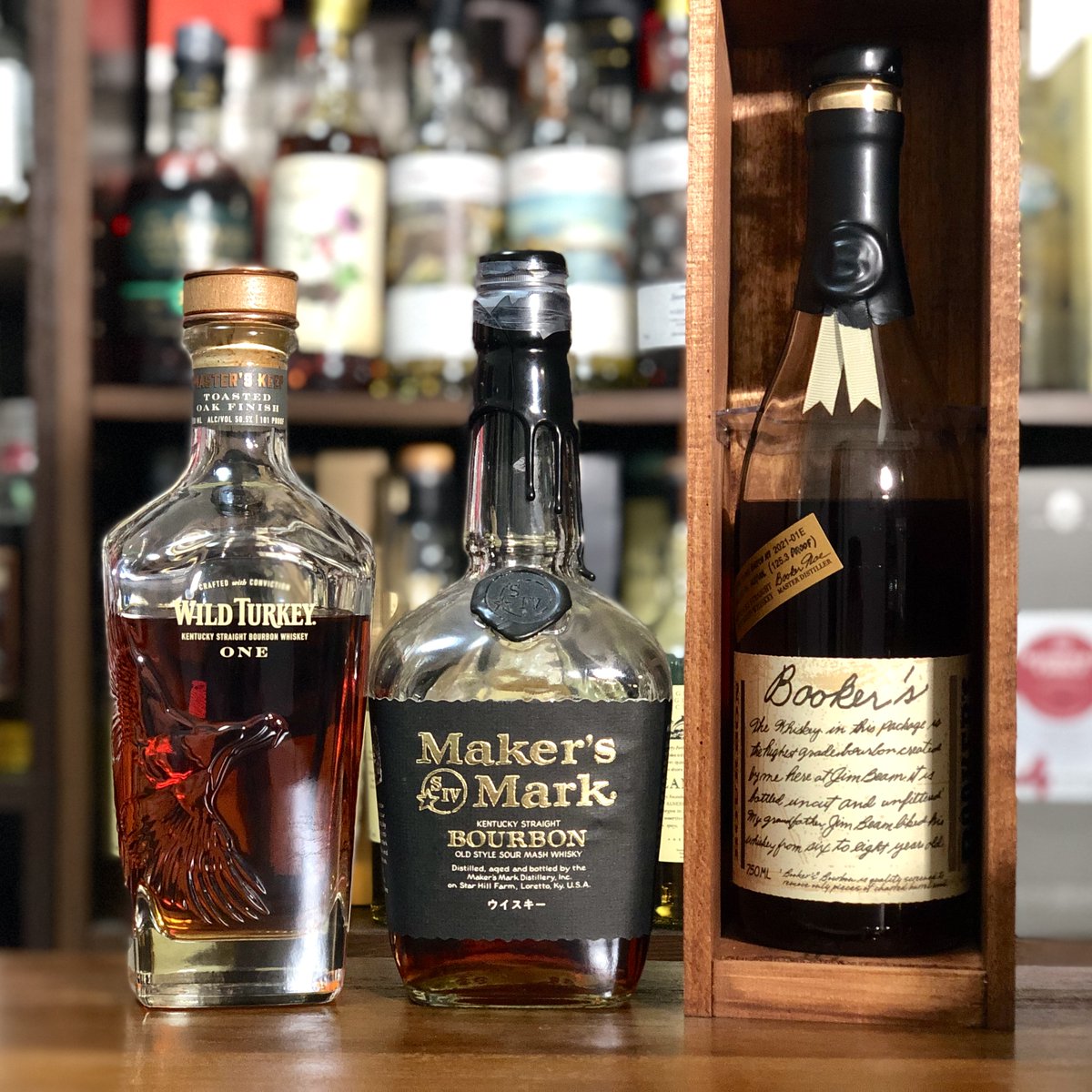 serjiowhisky's tweet photo. 【プレゼント②】各20mlの小瓶で詰め替え
・メーカーズマーク黒（終売品）
・ブッカーズ2021
・ワイルドターキー マスターズキープワン https://t.co/wq9zdXcx95