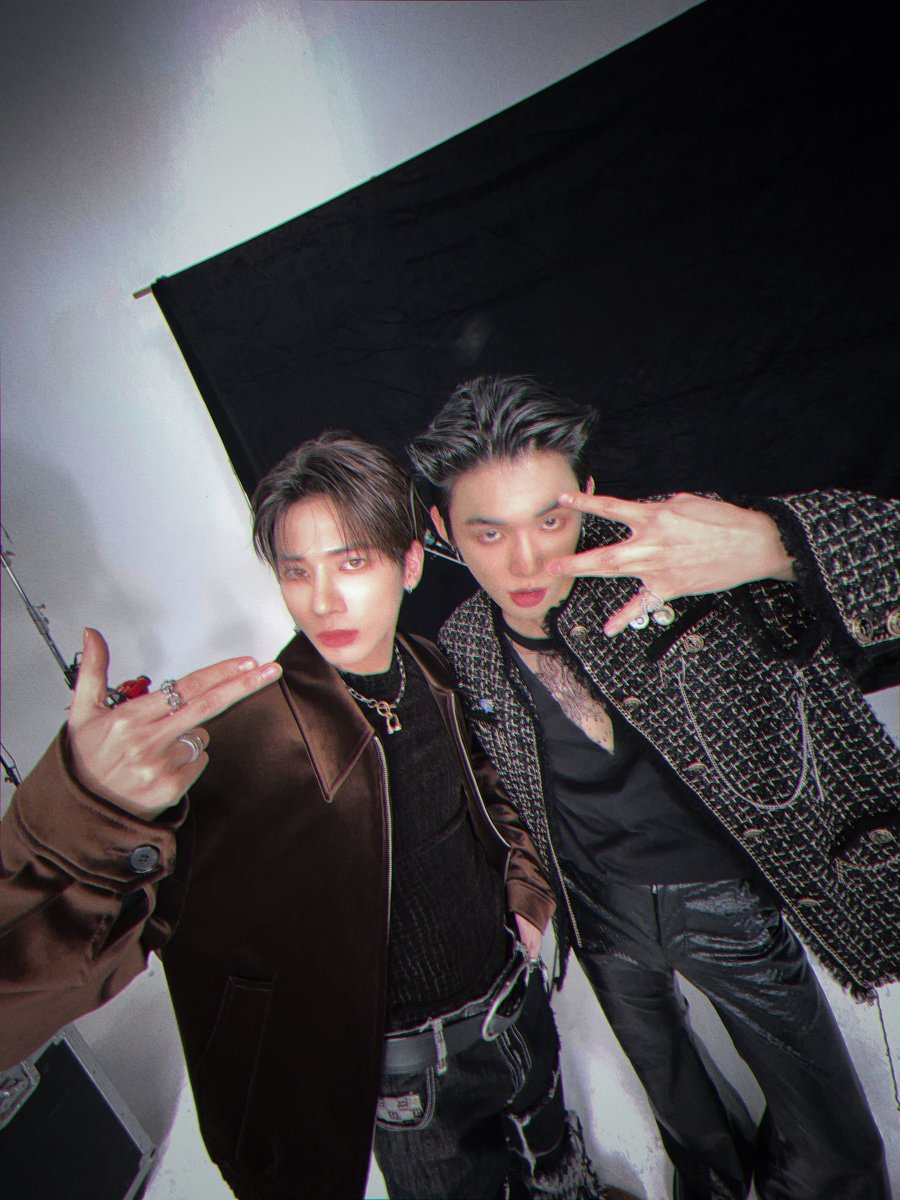 ideal__txt's tweet photo. 과정                       >>>                      완성 🤘🏻 https://t.co/KxFjloDscF
