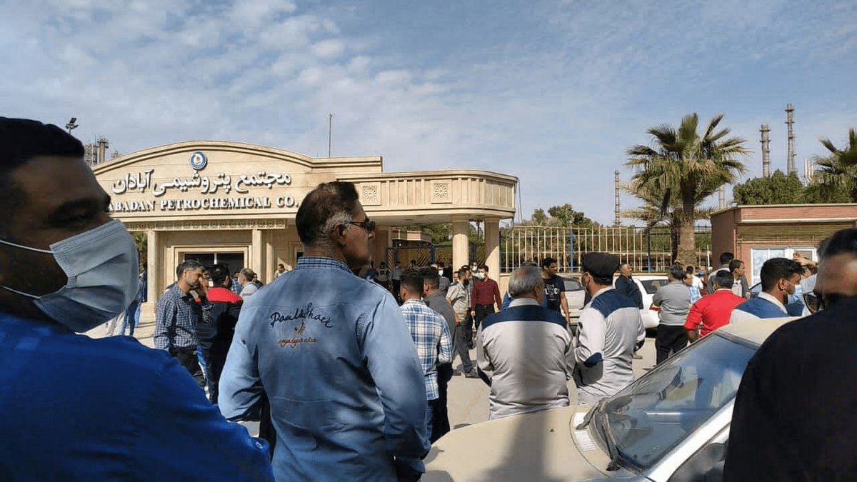 ۵ دی
#اعتصابات_سراسری گسترده کارکنان پتروشیمی آبادان
#مهسا_امینی