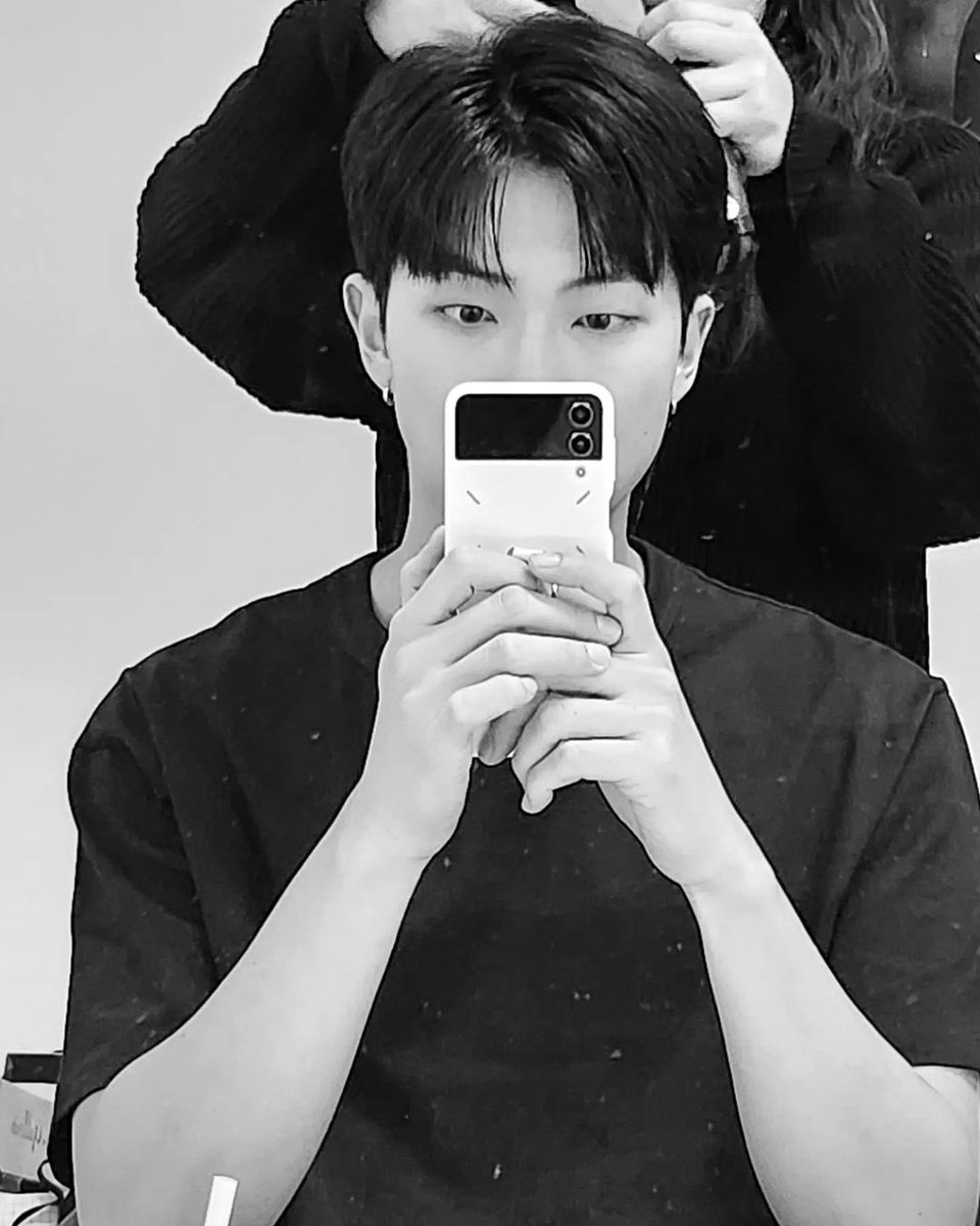 btsinthemoment's tweet photo. [rkive] instagram post 

🐨 i hope you have an end of year with no problems https://t.co/HuD3km2Si5