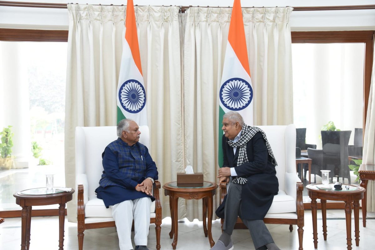 pachouri_office's tweet photo. आज नई दिल्ली में महामहिम उपराष्ट्रपति जी से उनके निवास पर सौजन्य भेंट हुई।पुरानी स्मृतियाँ ताजा हुईं। सौहाद्रपूर्ण वातावरण में विभिन्न विषयों पर बात हुई।
⁦@INCMP⁩ ⁦@VPSecretariat⁩ https://t.co/9cyDw7VxD2