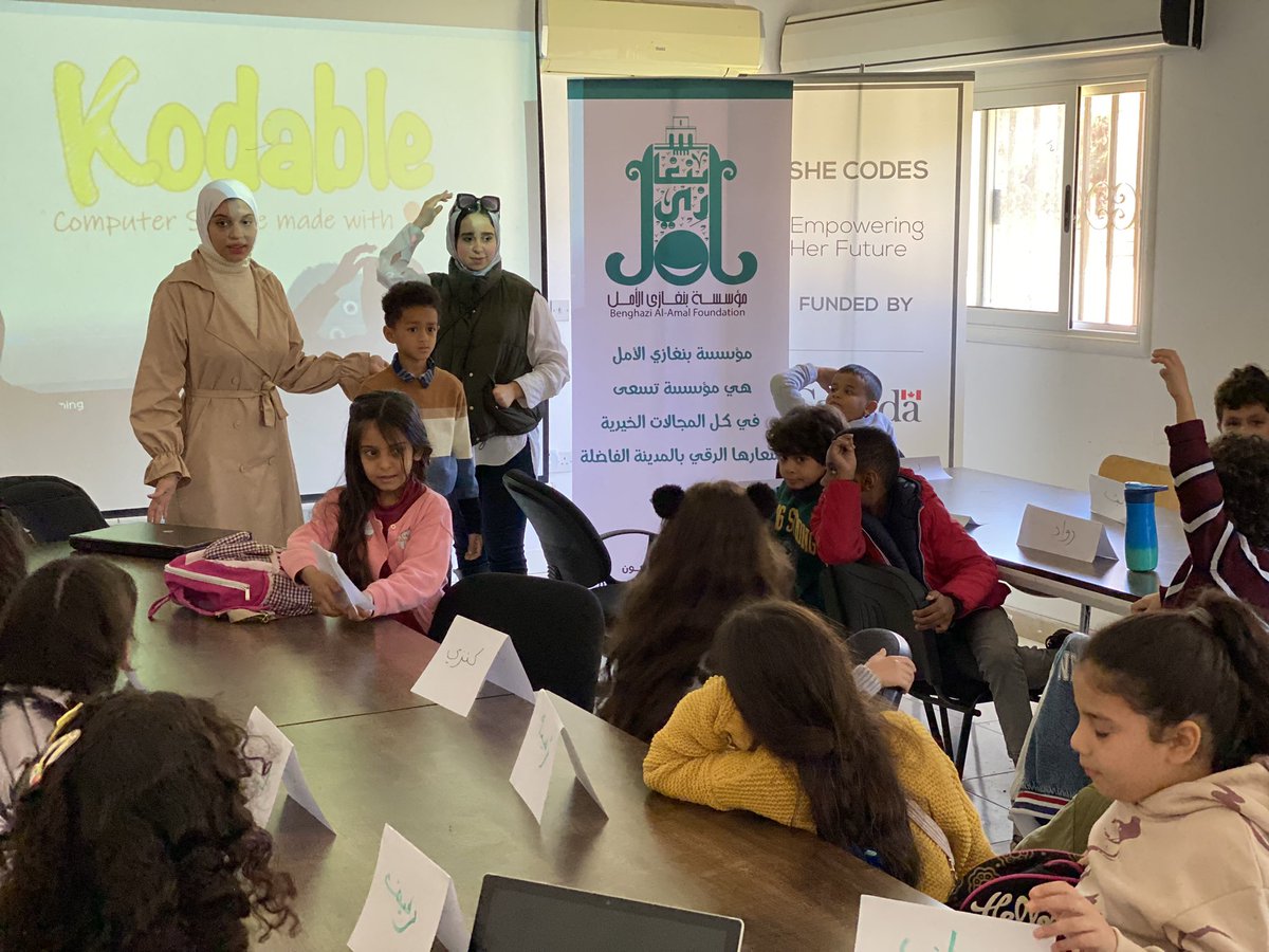 Najla_Missalati's tweet image. Kids loved playing robots, learning #Sequence from @NosaNaser9 💕 @Shecodes2018 @CanEmbLibya #OperationCode