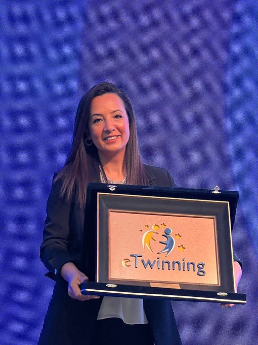 eTwinning Türkiye 2022 yılı En İyi Mesleki Eğitim Projesi Ödülüne,

✍️Zeytinlibahçe Dış Ticaret MTAL’den Arife EROĞLU ve

✍️Çamlıbel MTAL’den Emine GÜL AVCI’nın kuruculuğunu yaptığı proje layık görüldü.

Öğretmenlerimizi tebrik ederiz👏👏

<a href="/ahpehlivan53/">Ali Hamza Pehlivan</a> <a href="/AdemKoca46/">Adem Koca</a> #Mersin