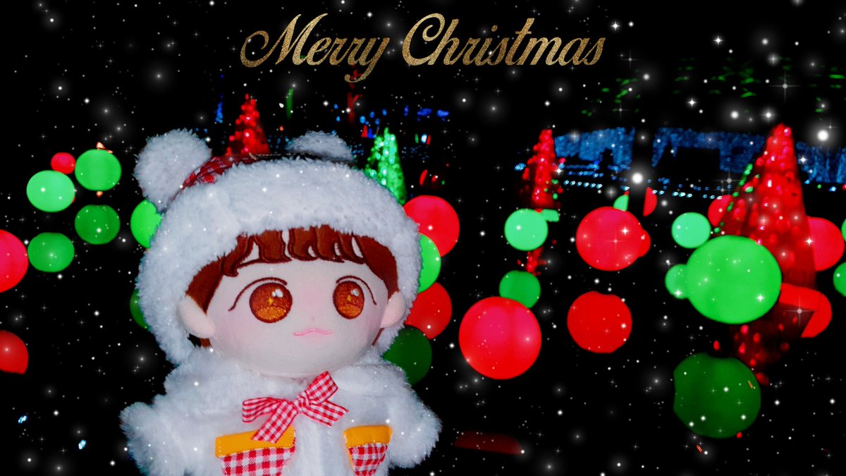 #쥬니네 크리스마스 밤나들이🎄❤

크리스마스를 맞아 일루미네이션 구경을 하려 밤나들이를 나온 쥬니에요🌃

몹시 추운 밤공기때문에 복슬복슬 털코트와 어그부츠로 완전무장😆🌨

커다란 트리와 반짝거리는 조명에 잔뜩 신난 쥬니였답니다🎵❤

🐾이머들도 모두 행복한 크리스마스가 되셨기를요오❤