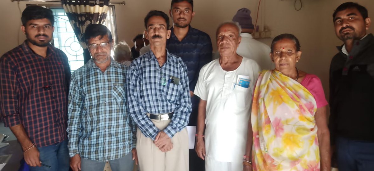 patangsmandal's tweet photo. પાટણ જીલ્લા ના Pm kisan યોજના માં બાકી ખેડૂત લાભાર્થી નાં E-KYC માટે જુંબેશ નાં ભાગ રૂપે ખેડૂતોનો સંપર્ક કરી CSC સેન્ટર સાથે રહી ગામો માં કેમ્પનું આયોજન કરી તમામ નું E-KYC થાય તેવા તમામ પ્રયત્નો ગ્રામ સેવકો દ્વારા કરવામાં આવી રહ્યા છે. @DDO_PATAN @CollectorPatan @DirectorateofA1 https://t.co/9NJzN1JXZX