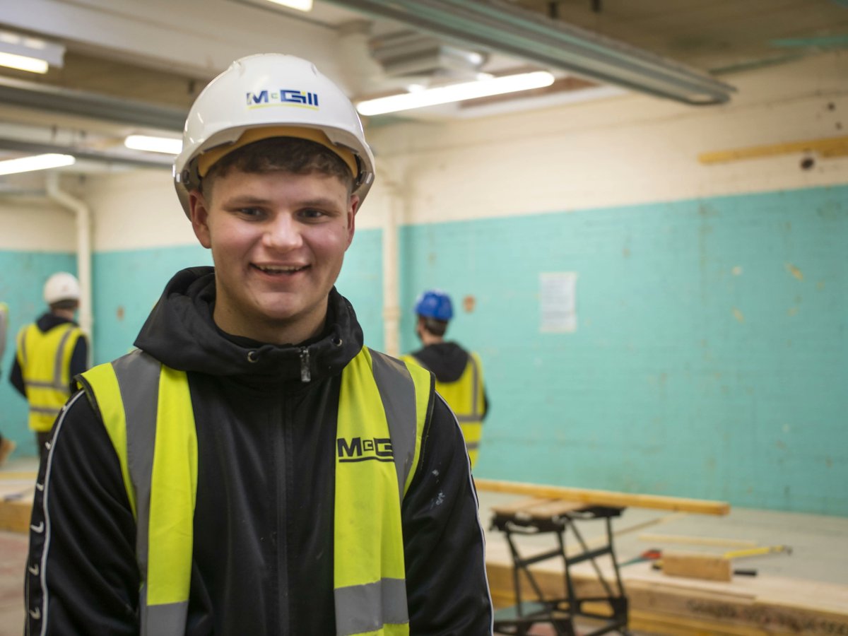dundee_angus's tweet photo. Have you thought about a career in the construction industry? 👷 

Our Fast Track to HNC Built Environment &amp; Civil Engineering starts soon and places are still available. Apply here 👉 https://t.co/Qykynp0yUs

#ChooseDA #ChooseCollege #JanuaryCourses #HandsonDA https://t.co/X9BcOSLsu8