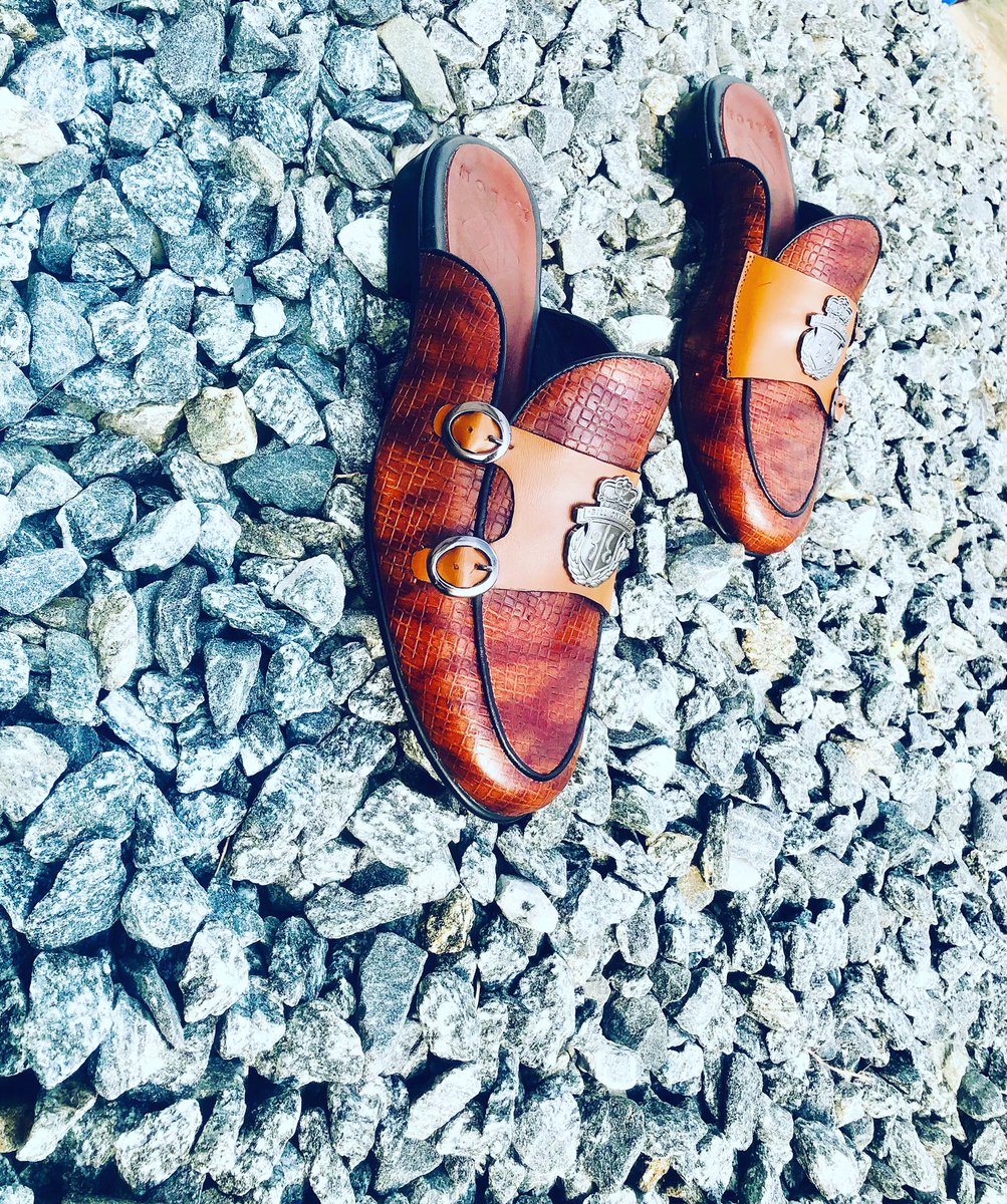@_theladymo I am Kalon, I make awesome shoes!!! The first frame is a patinated (painted) loafers on a “cup-sole”!