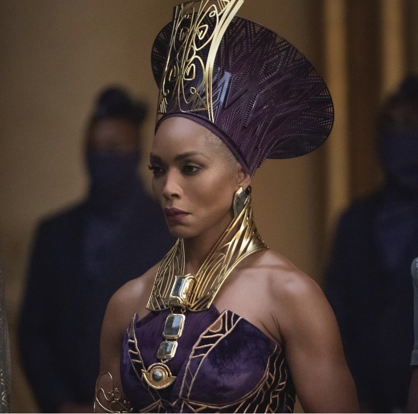 Zimple3D's tweet photo. Did you know? 💪🏾
Designer @koernerjulia_jk created accessories for #blackpantherwakandaforever 
using #3Dprinting 🤩  She designed Queen Ramonda's crown and necklace using #SLS process 💡
For the 1st #BlackPanther she used  #stratasys J750 3D printer 👑

#BlackPantherfranchise https://t.co/Jpg6dvJVgl