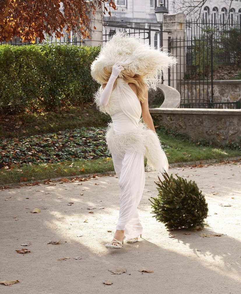 LykkeMag's tweet photo. Christmas is over 🎄🍃
@jacquemus X @pamelaanderson https://t.co/bJA4POwaVg