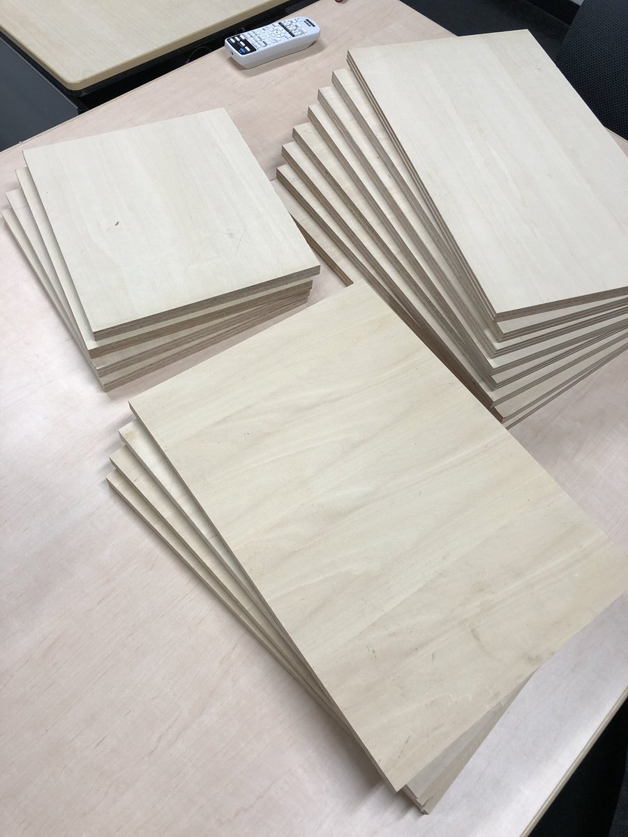 SITAUDIO127's tweet photo. 久々の加工だと感覚忘れてますね...
後半からはともかく前半にカットした合板は精度が悪すぎてどう修正しようか...

今年度中に終わらなそう😭 https://t.co/MRYBfQ1TtS