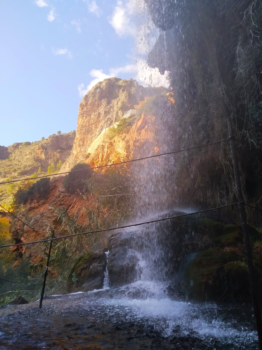 AynaTurismo's tweet photo. Buenos y soleados días navideños! Hace una temperatura fantástica para pasear por nuestro río Mundo y visitar la cascada Arroyo de La Toba ¿te vienes? 
. 
. 
#navidad2022 #SierradelSegura #suizamanchega #cascada #riomundo #vacaciones #turismoruralalbacete #turismodemontaña https://t.co/Zt36DuUMWQ