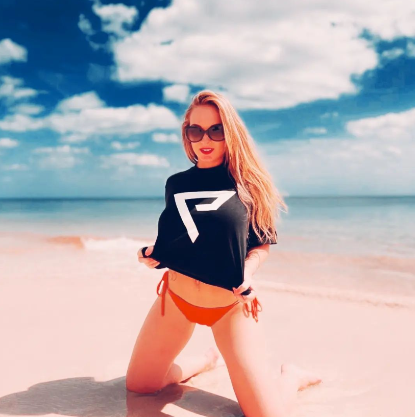 PokmiHQ's tweet photo. Let's wish a happy birthday to the lovely @tiffanyleiddiX  ! 🔥 https://t.co/2dGzTmRzA0