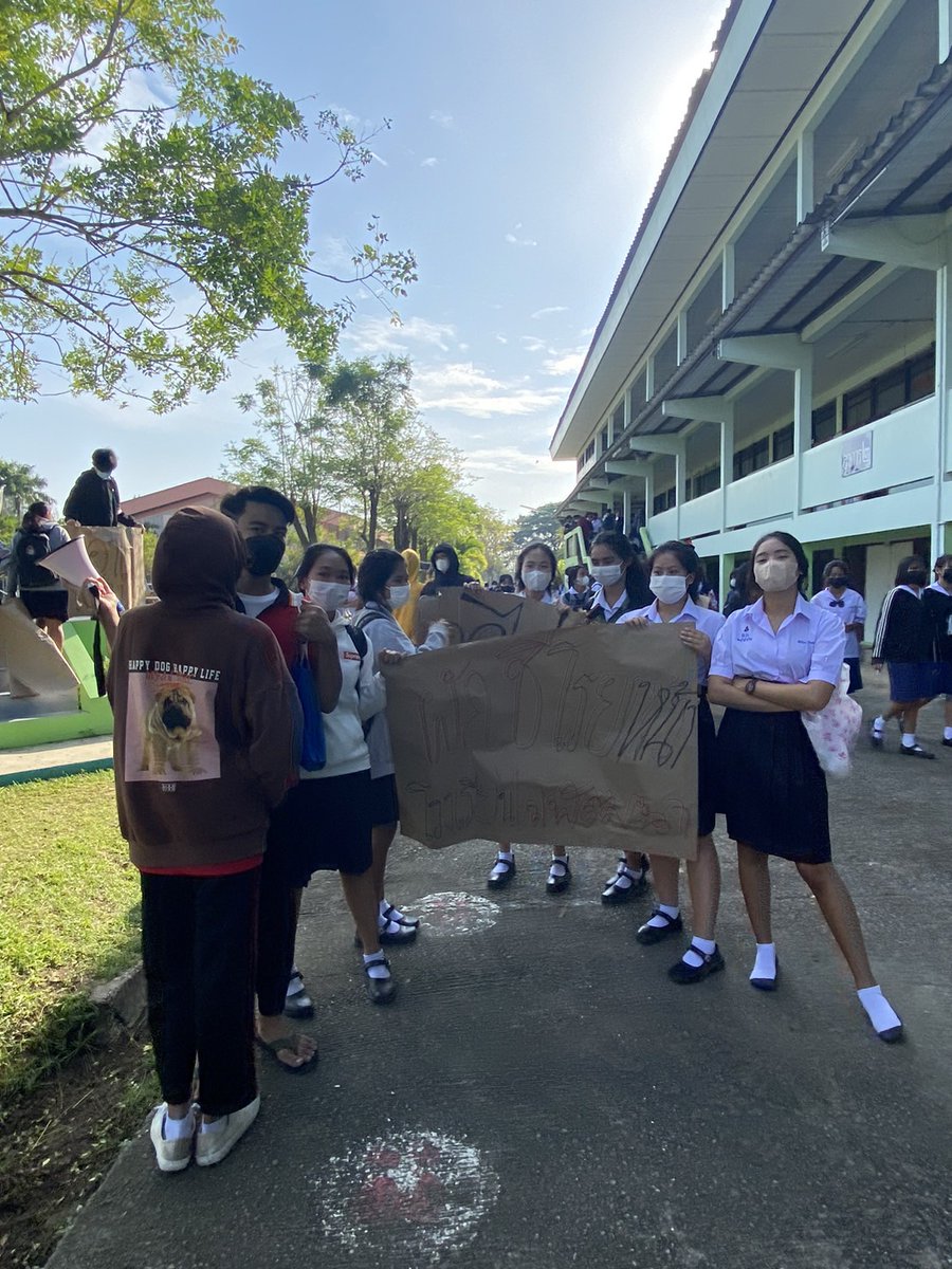 kuyry55's tweet photo. ผักชีโรยหน้า ภายนอกดูดีภายในรู้กันอยู่ #ดําแดงย่านปราณบุรี https://t.co/zvceIIuj0g