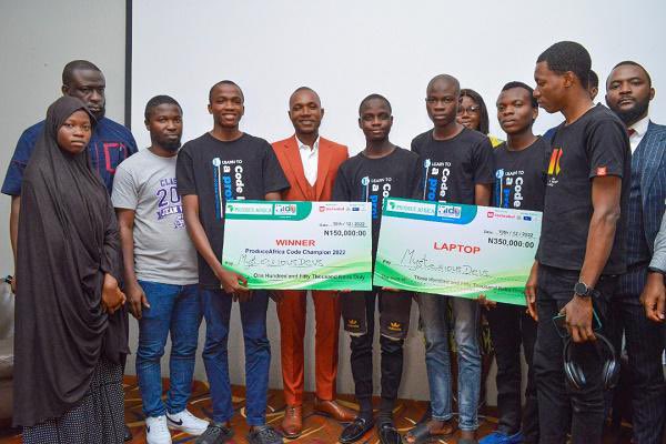 CodelearnersHub's tweet image. Our student champions at the last produceAfrica’s Hackathon. Photo credit @vangaurdngrnews @TheNationNews
thenationonlineng.net/students-win-p…
vanguardngr.com/2022/12/studen…