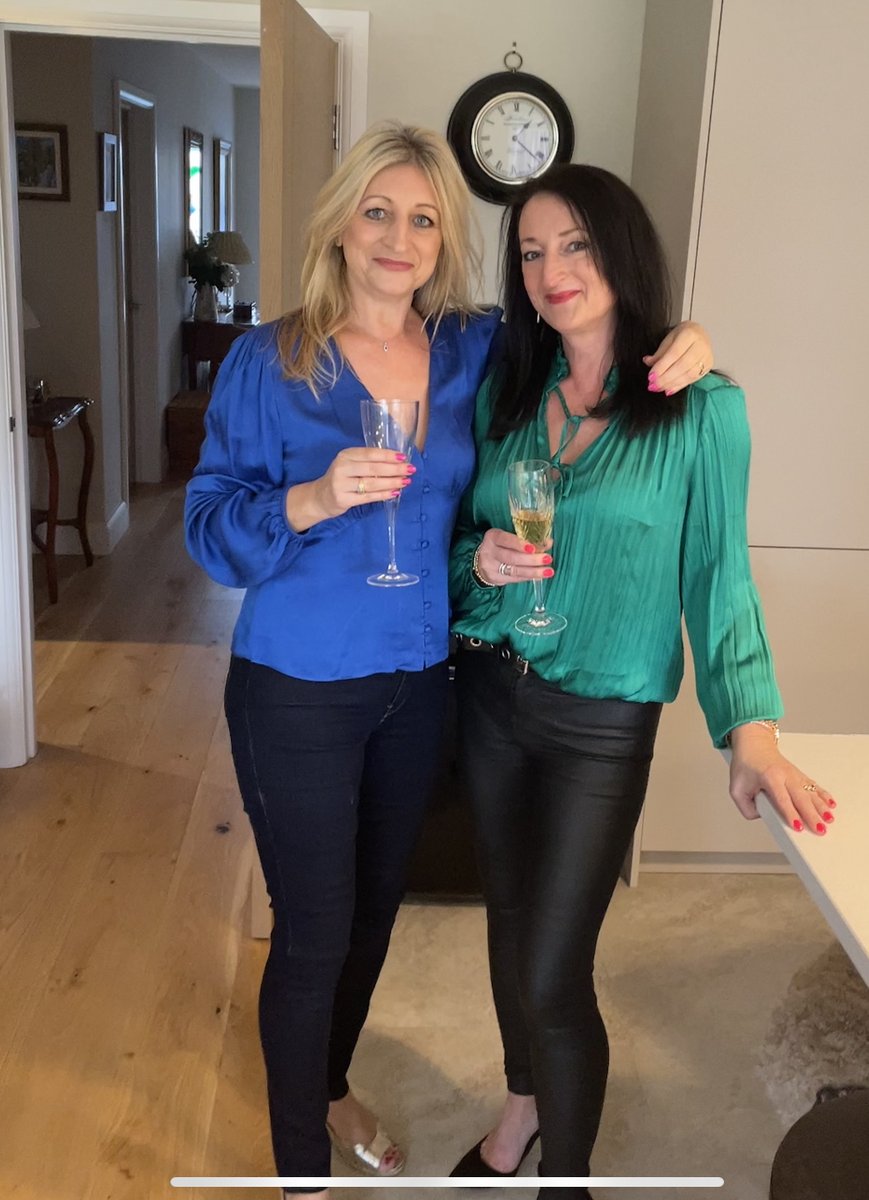 The_little_pea's tweet photo. I spent Christmas Day with the best sister anyone could ever ask for 🙂 https://t.co/aNxdyDAit8