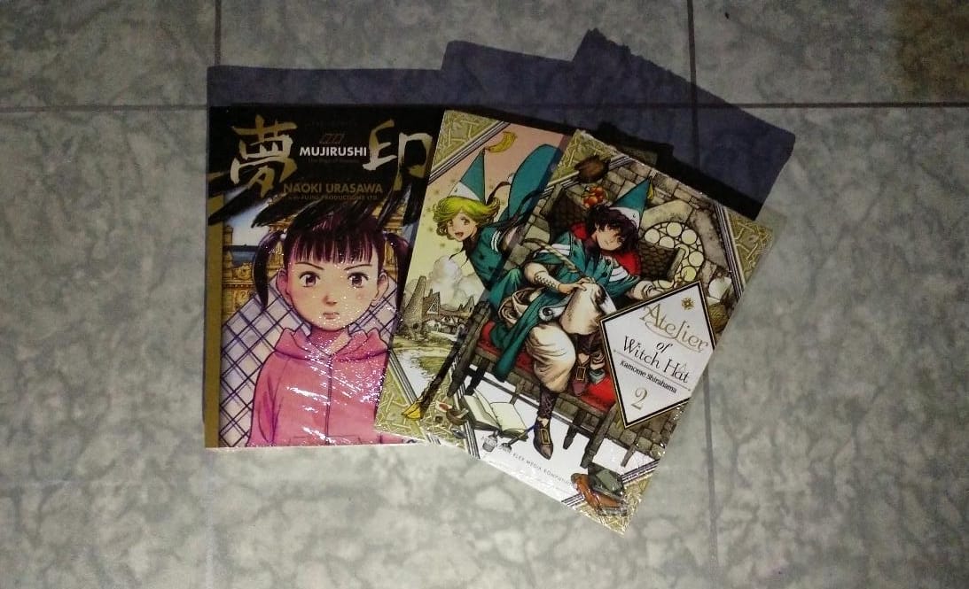 mountb19's tweet photo. Day 1 beli komik²an.. milih Tongari Boushi no Atalier karna tertarik setelah ngeliat review orang, setelah diintip artnya juga mayan. Ke2 Mujirushi karna penasaran ama ini oneshot buatan Naoki Urusawa

#komik #elexmedia #mnc #levelcomics

btw dapet bonus manga dari @dojobuku https://t.co/J8g4psSleu