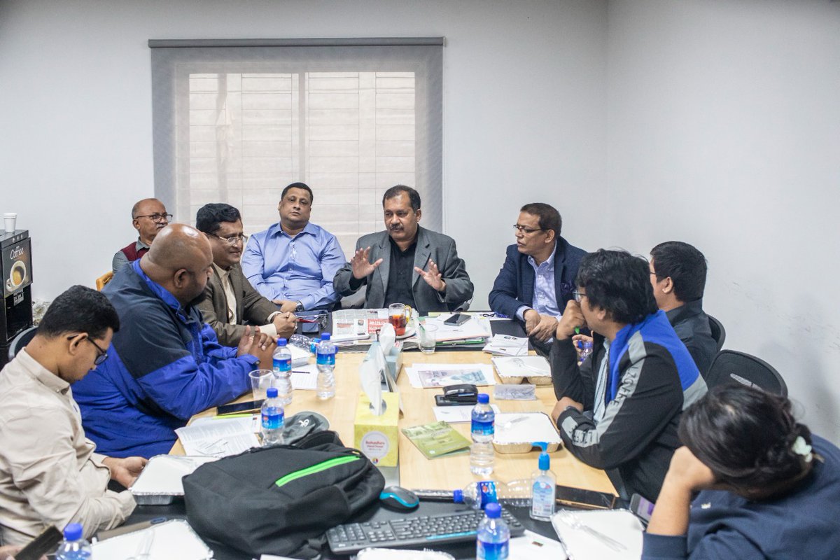 SJpapabear's tweet photo. A #BJIM envoy casually met with @BNPBdMediaCell members to discuss politics and upcoming polls in Dhaka. Photos: Sazzad Hossain https://t.co/YCzE4ywiJK