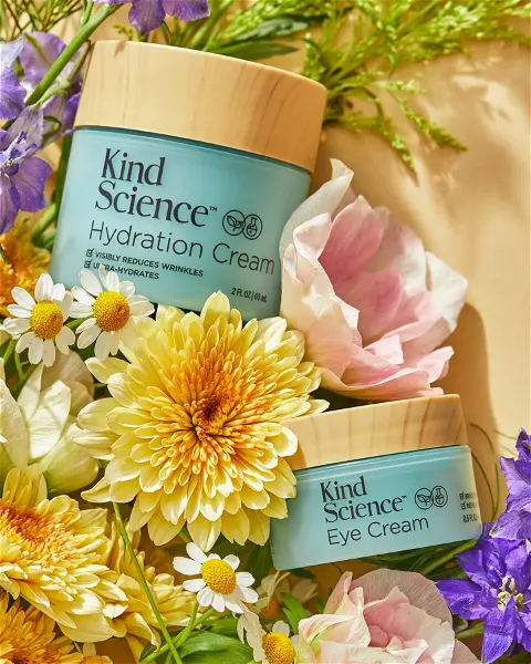 KingScience_'s tweet photo. Three days away from Mother’s Day and it’s time to blossom into Spring with our Hydrate + Replenish Duo
Head to our #LinkinBio to join and save for 20% off on our Spring Kit and receive a free Gentle Cleanser 🌟 https://t.co/TxdZDmUepz