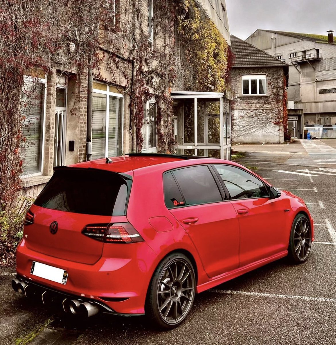 Golf R