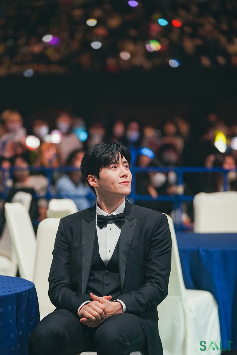 2013_SALT's tweet photo. '2022 Asia Artist Awards IN JAPAN' 속
김선호 배우의 빛나는 순간들🏆
-
#김선호 #Kimseonho #AsiaArtistAwards #AAA https://t.co/VMJjxmCPPP