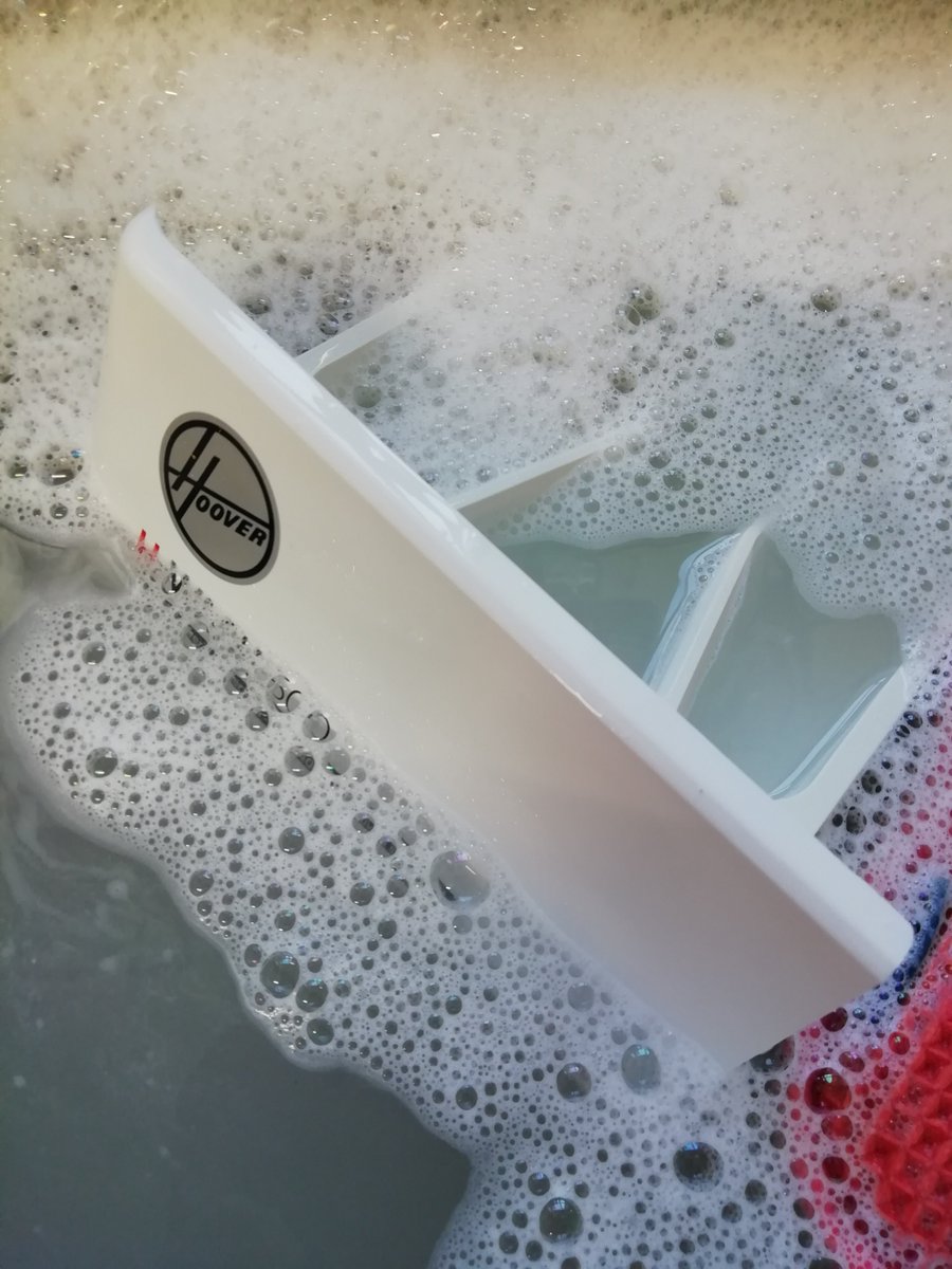 OurModestFamily's tweet image. I deep clean my washing machine at least once a week, making sure I get into all those nooks and crannies, &amp;amp; wipe dry to make sure that mould doesn&apos;t grow, before leaving the door open to air. #washingmachine #washingmachinecleaning #cleanwashingmachine #deepcleaning