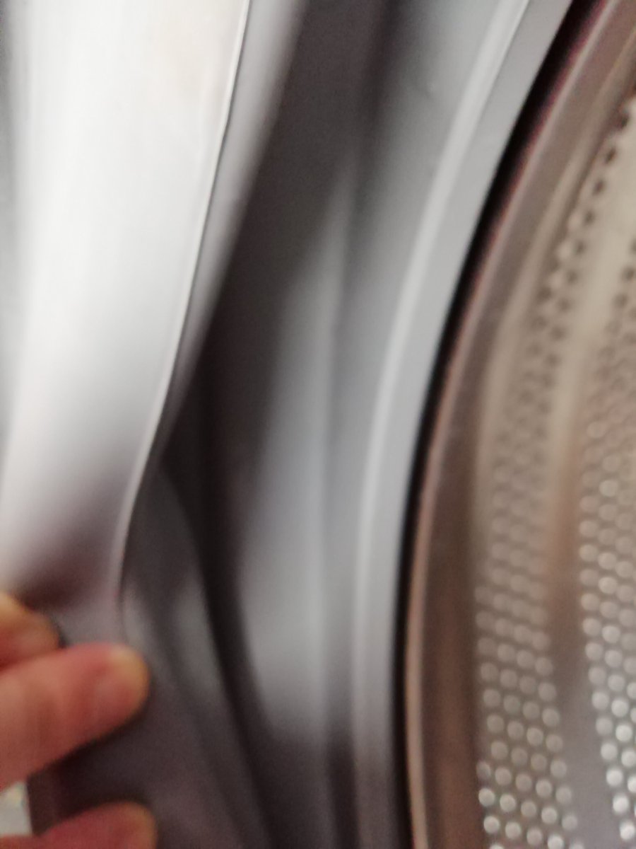 OurModestFamily's tweet image. I deep clean my washing machine at least once a week, making sure I get into all those nooks and crannies, &amp;amp; wipe dry to make sure that mould doesn&apos;t grow, before leaving the door open to air. #washingmachine #washingmachinecleaning #cleanwashingmachine #deepcleaning