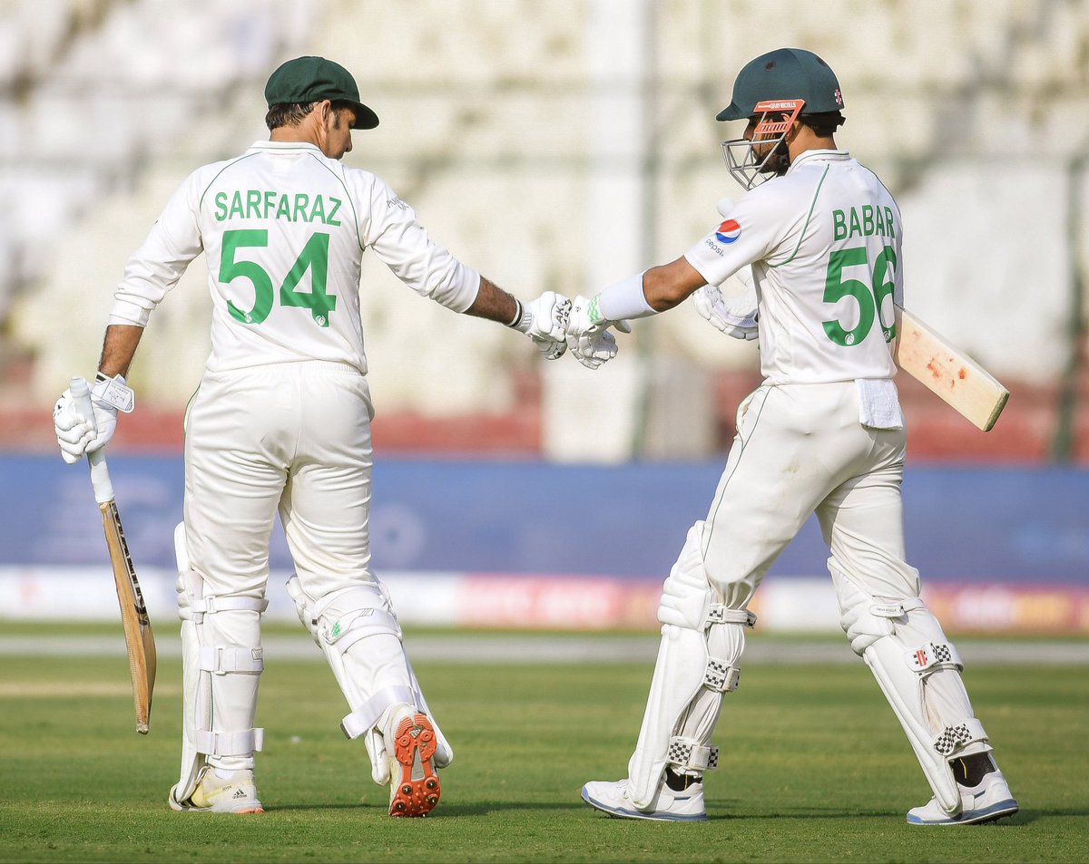 76Shadabkhan's tweet photo. Kaptaan and skipper ♥️♥️. @SarfarazA_54 and @babarazam258 https://t.co/5jB6hPuRta