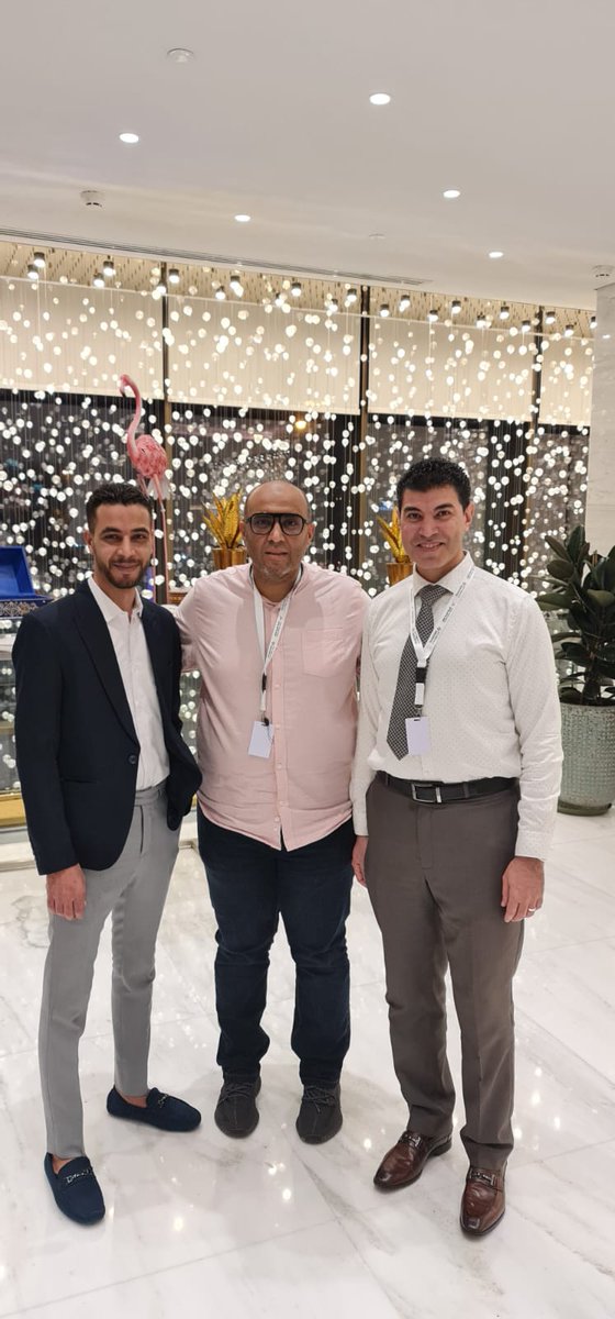 خلال مشاركتي المتواضعة في #تحدي_النقل مع نخبة من الزملاء الأجلاء.. لتوليد أفكار إبداعية للنقل بالمملكة العربية السعودية.
Happy to be part of #TRANSTHON among Transport leaders to work on humanizing for a livable cities

#TRANSTHON
#TGA
#Saudi_TGA
#وزارة_النقل_والخدمات_اللوجستية