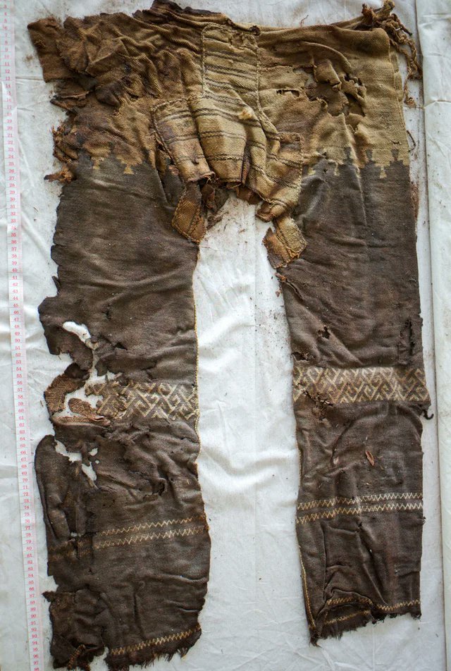 historydefined's tweet photo. 3300-year-old wool trousers discovered in the vast Yanghai cemetery near Turfan, northwestern China. https://t.co/Qg1Ra19Wa4