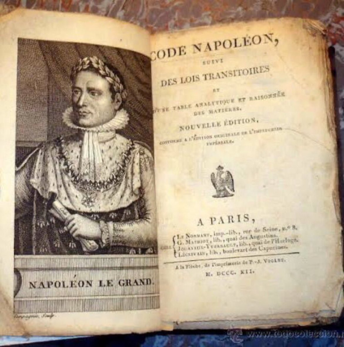 gabiciddeleon's tweet photo. El histórico e influyente Código Civil napoleónico de 1804. 

“Mi verdadera gloria no está en haber ganado cuarenta batallas; Waterloo eclipsará recuerdo de tantas victorias. Lo que no será borrado, lo que vivirá eternamente, es mi Código Civil” 

Napoleón en prisión Santa Helena https://t.co/SvVbjNKMWl