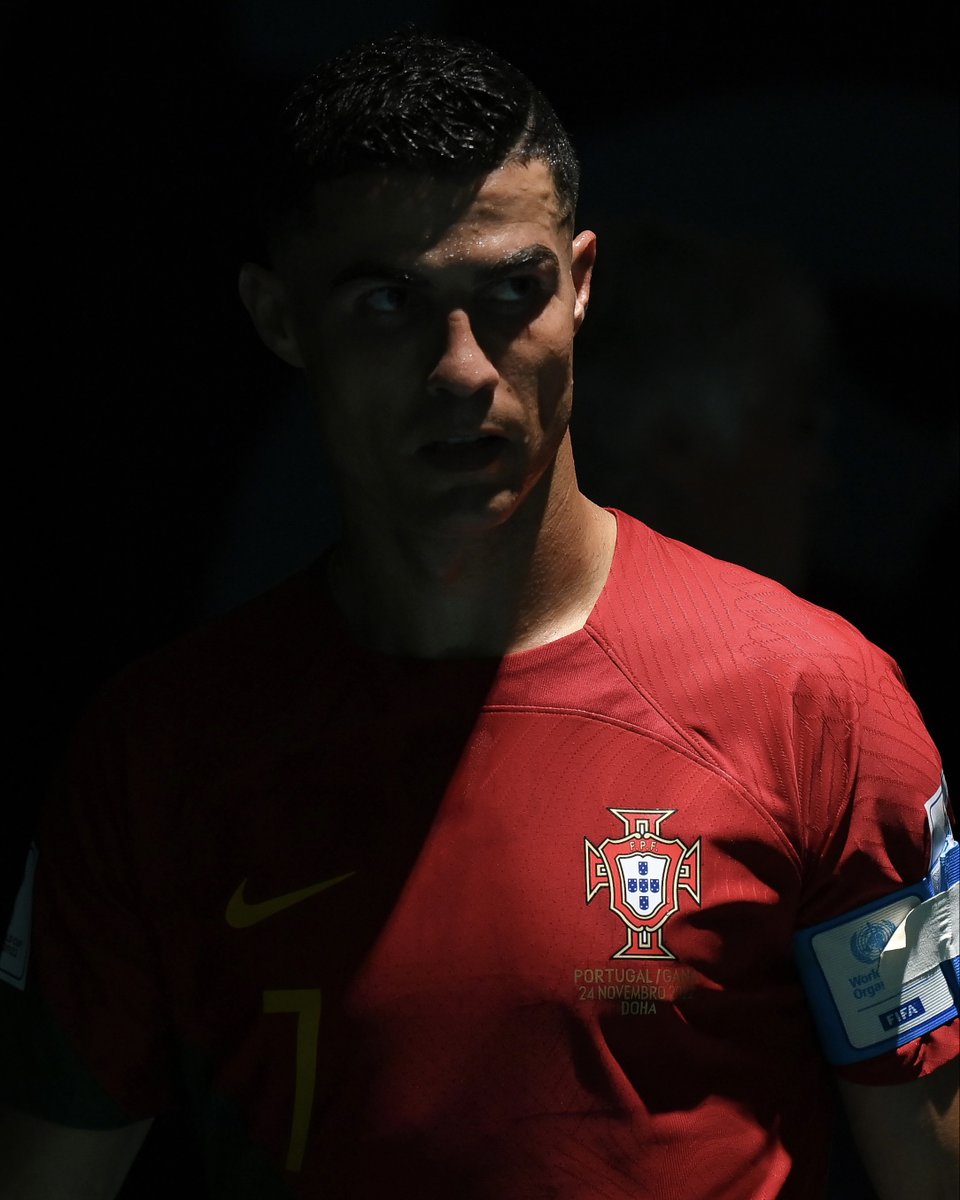 𝟳𝗲𝗴𝗲𝗻𝗱. 👑 270 GOLOS: <a href="/Cristiano/">Cristiano Ronaldo</a> é o 𝗟𝗜́𝗗𝗘𝗥 do ranking de melhores marcadores a nível internacional segundo a IFFHS 🌟 #VesteABandeira

270 GOALS: Cristiano Ronaldo is the top international scorer according to IFFHS 🌟 #WearTheFlag
