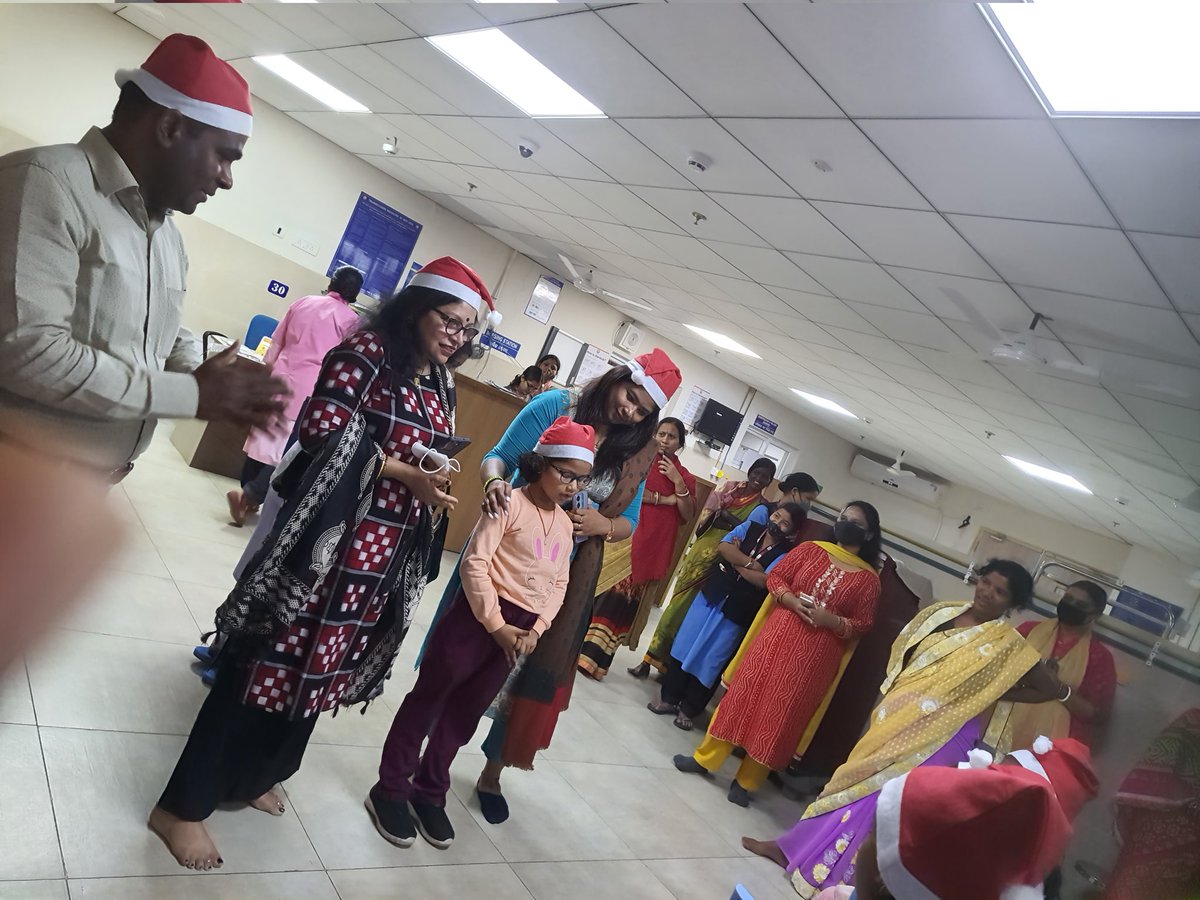 #Latepost
#KRIAAFA
#christmascelebration

On 24th December, 22 we celebrated  pre-Christmas at Hematology Dept #SUMHospital .All little cancer fighters enjoy with   #coloringcompetetion #Musicalchair #storytelling #Song etc
Thank you Dr Priyanka. 
@CMO_Odisha 
@nabadasjsg